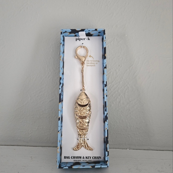NWT Piper K Gold Fish Bag Charm/Keychain - Picture 2 of 3